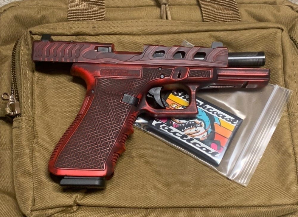 GLOCK 17 GEN 3 RED DRAGON SHARK COAST TACTICAL CUSTOM — image 2