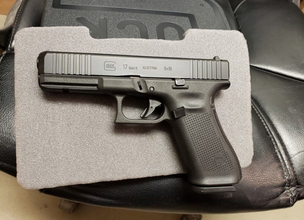 NEW GLOCK 17 G5 9MM 4.49 INCH 17RDX3 9 MM G17 GEN5 FULL SIZE — image 5